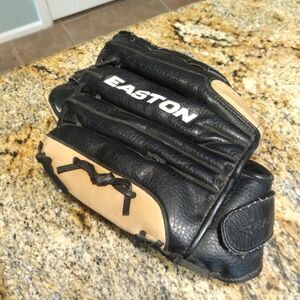 Easton Black Magic Leather Baseball Glove BX1250B 12.5" RHT